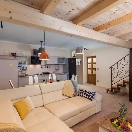 Apartament House Nono *